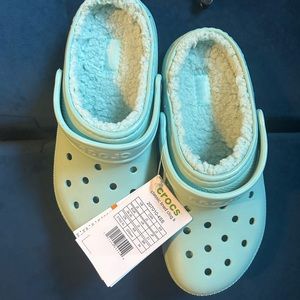 Crocs fur-lined